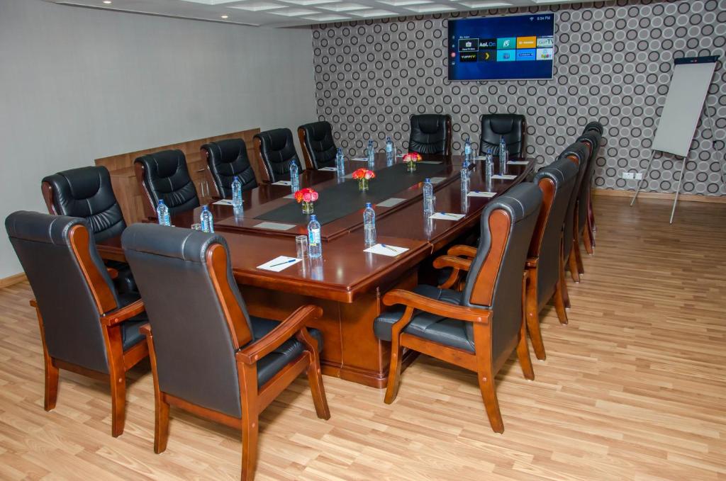 Executive meeting space and boardroom